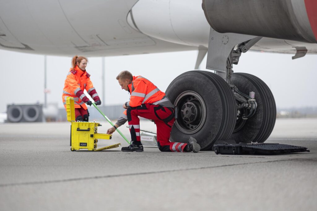aircraft tire change